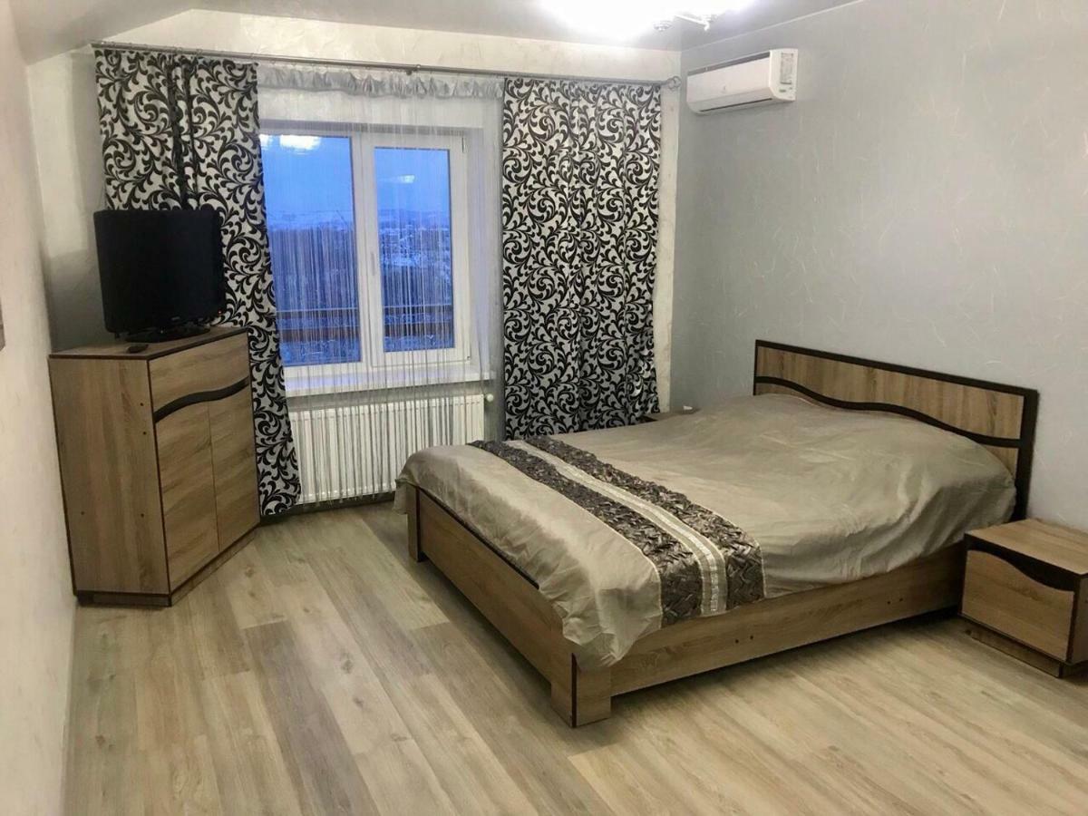 Апартаменти Економ Ivano Frankivsk Bagian luar foto